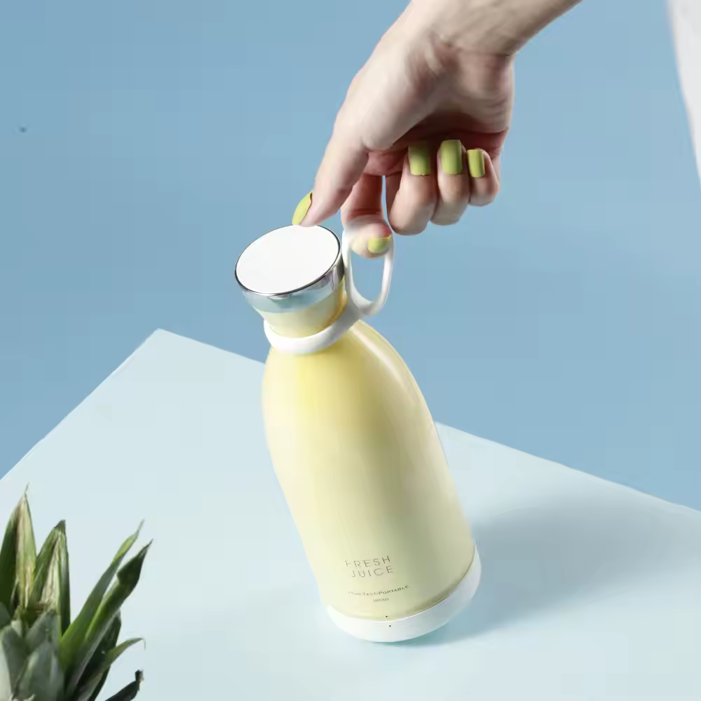 Portable Juice Blender – Electric Wireless Rechargeable Juicer & Smoothie Maker